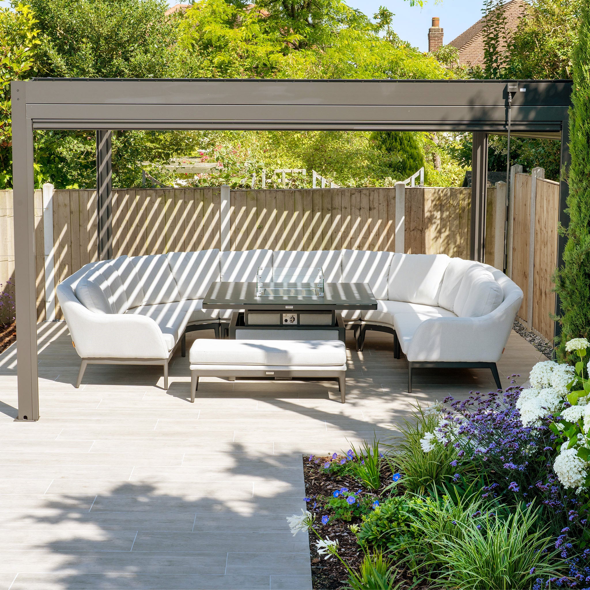 Choosing The Best Garden Furniture for Your Home in 2024