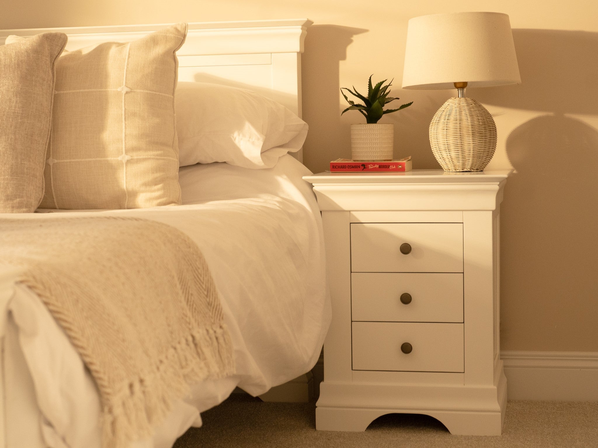 Discover The Best Bedside Tables For Your Bedroom