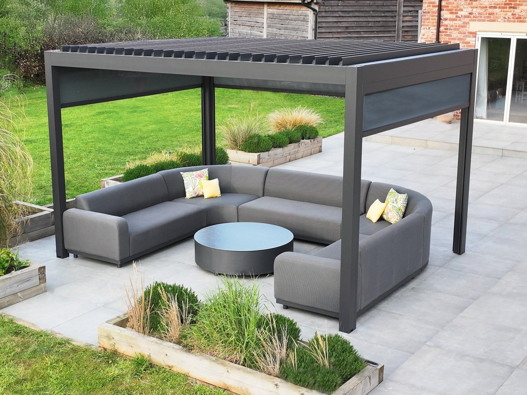 21 Stylish Pergola Seating Area Ideas For Every Garden