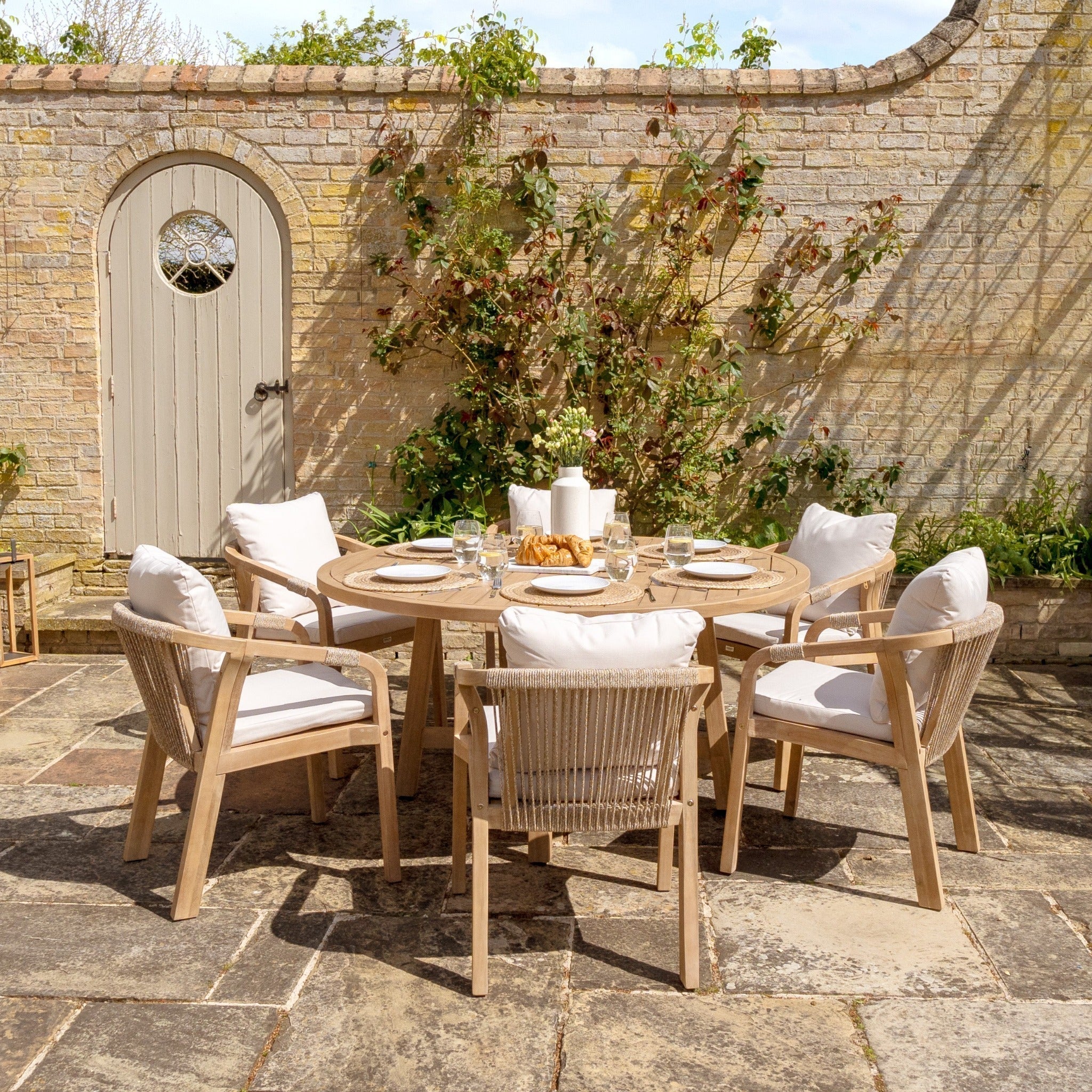 18 Enchanting Cottage Garden Ideas