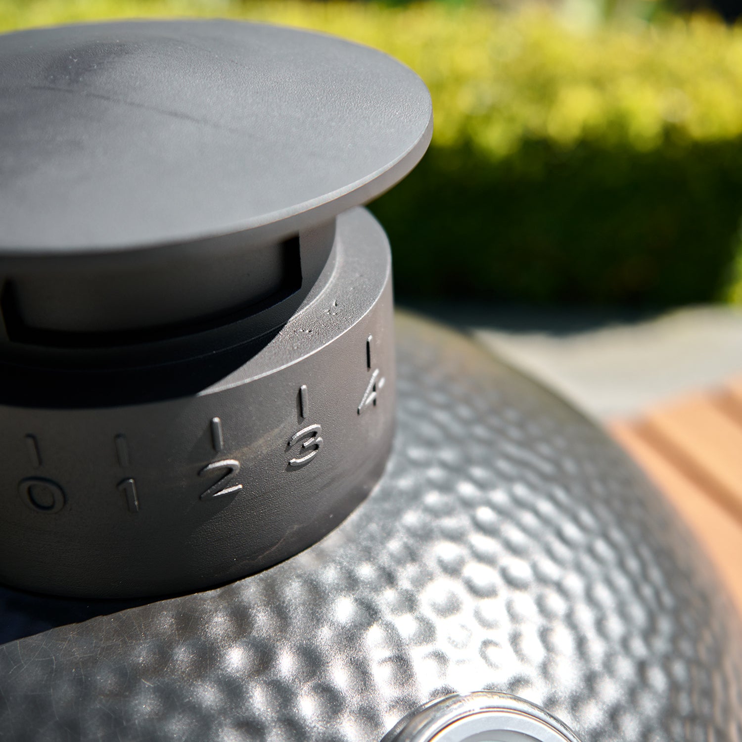 Kamado BBQ 18" Ceramic Grill Egg in Black