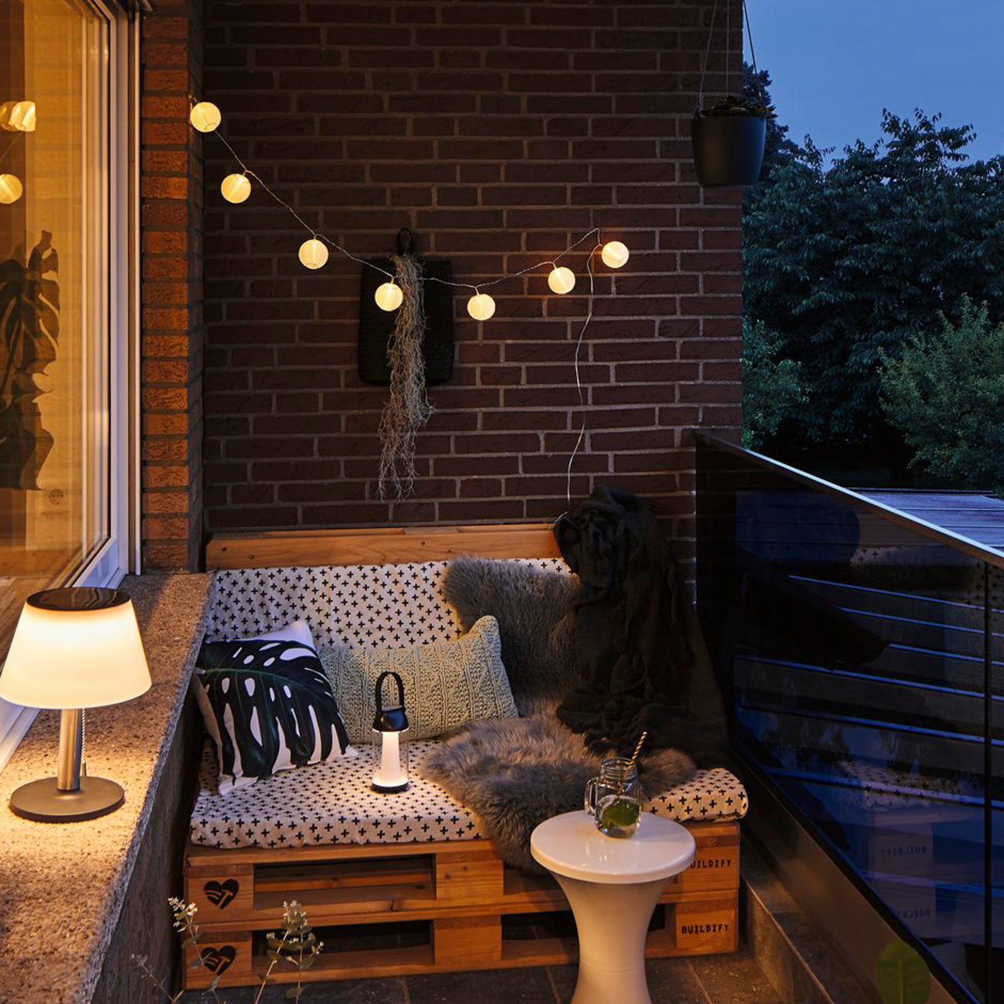 Outdoor Lights