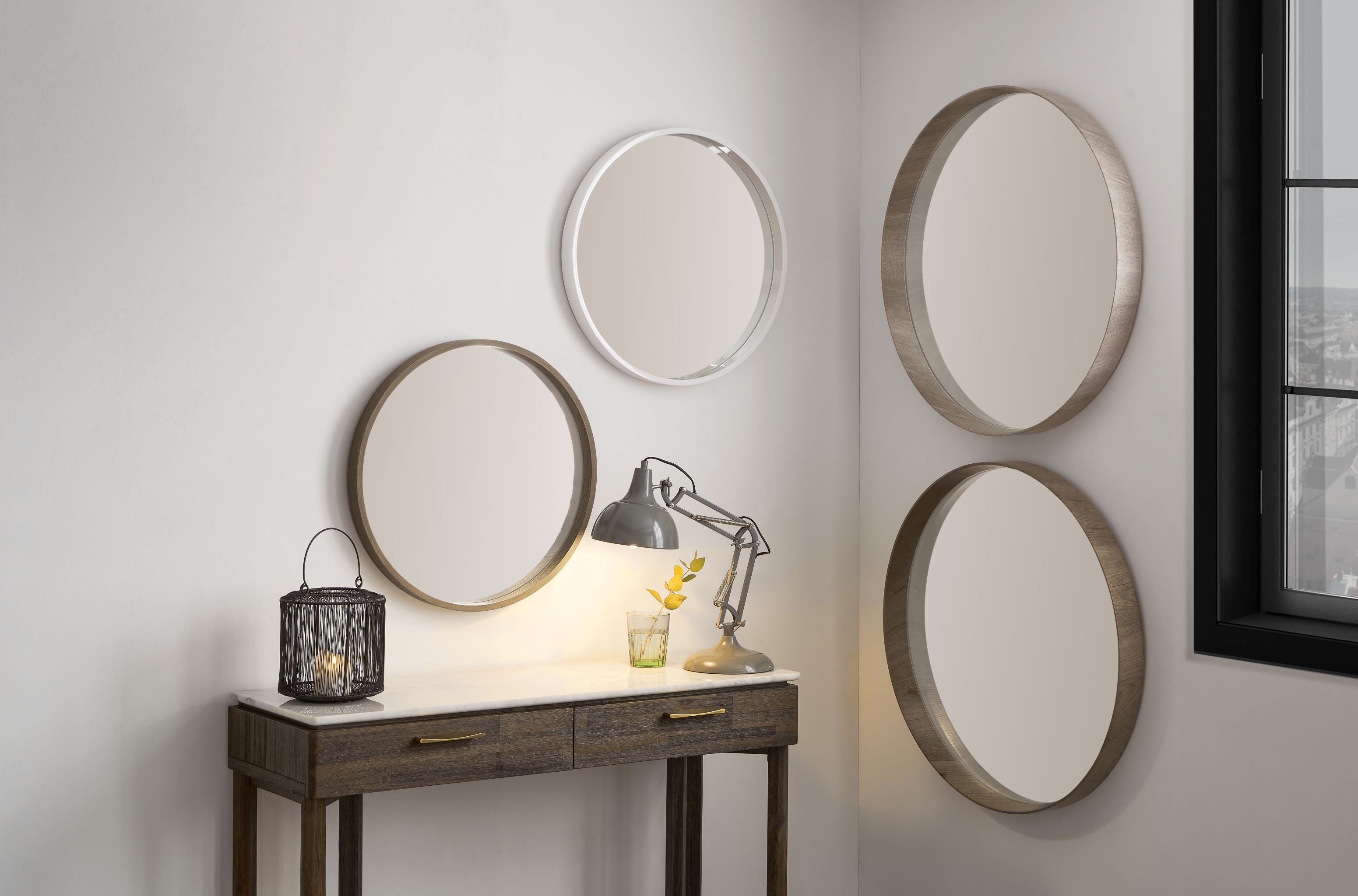 Metal Round Wall Mirror in Silver