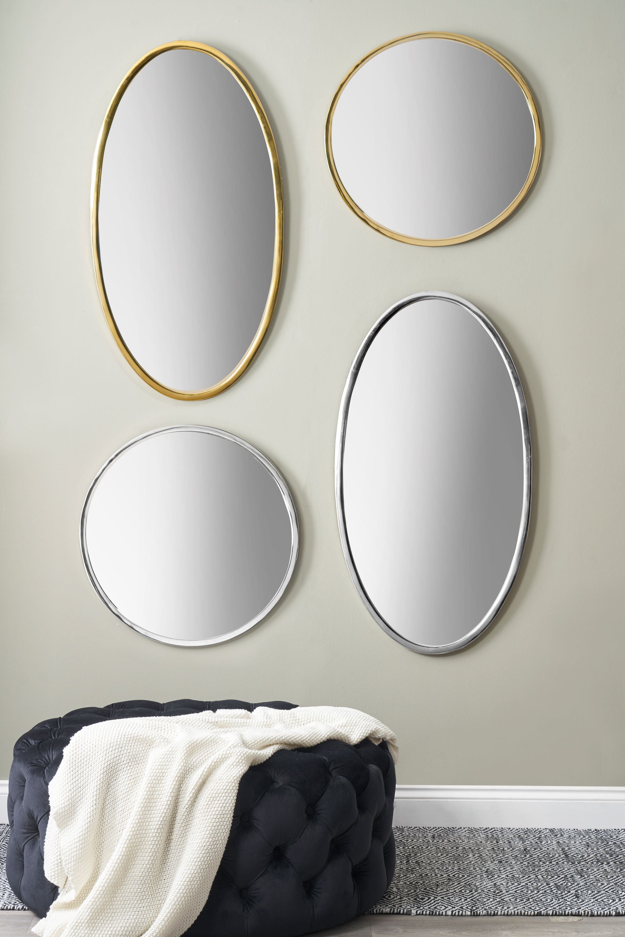 Metal Round Wall Mirror in Silver