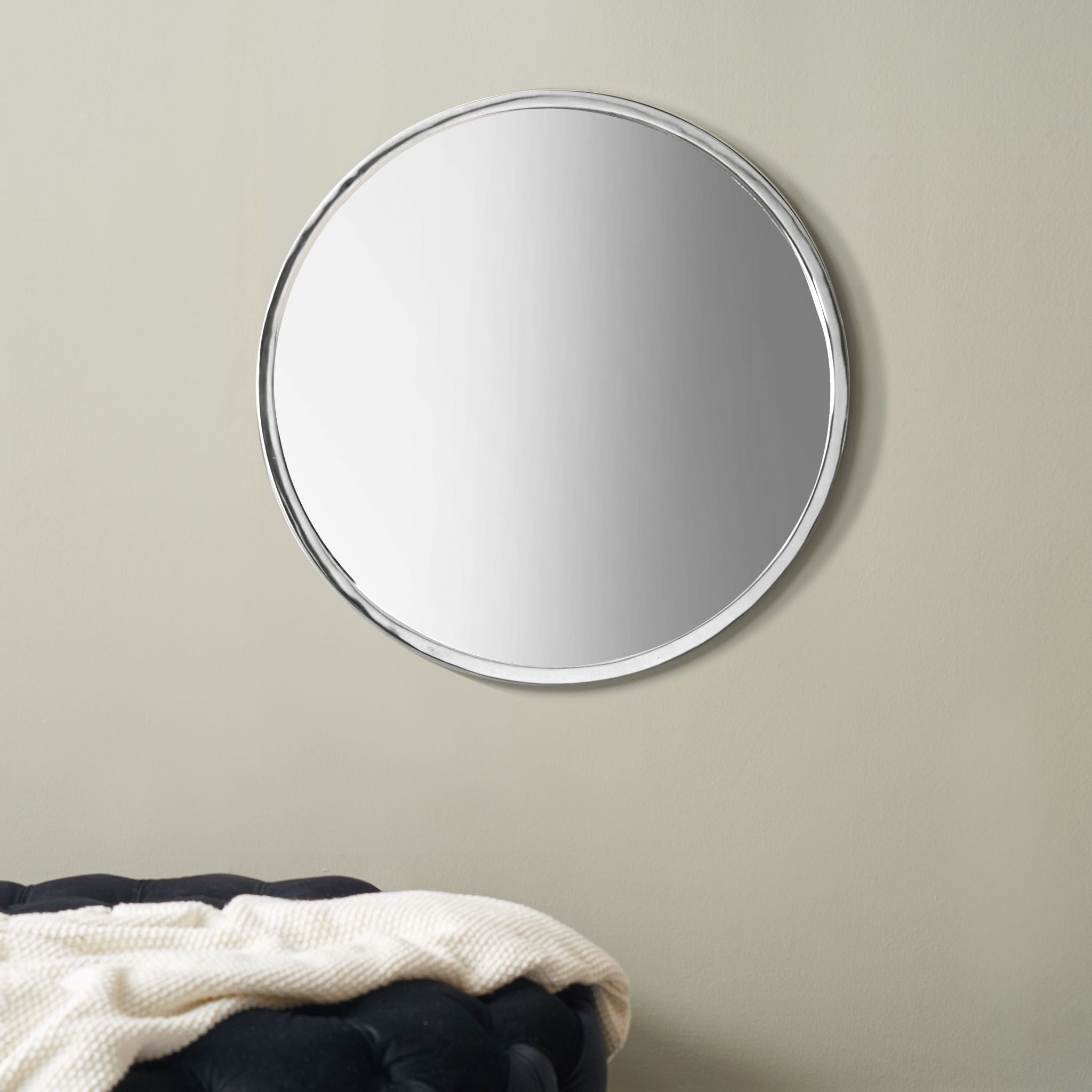 Metal Round Wall Mirror in Silver