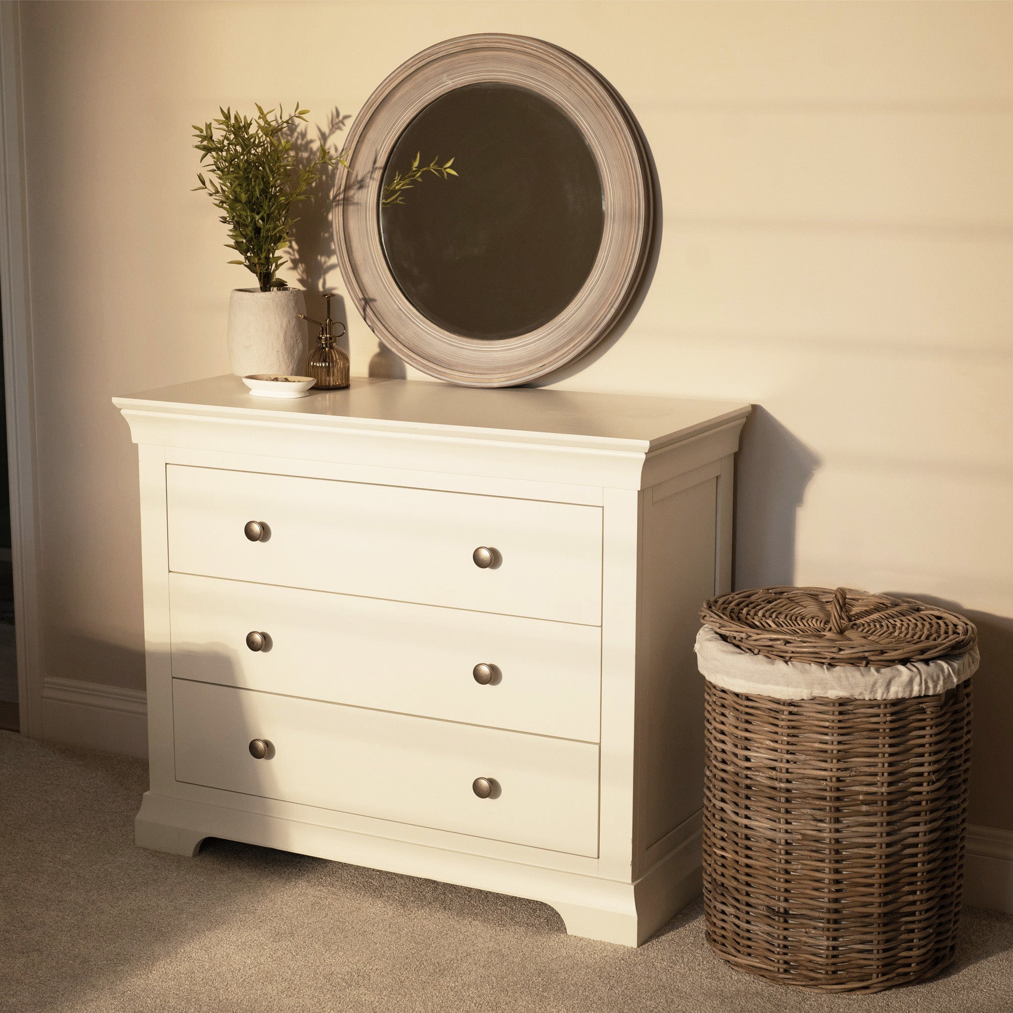 Chalbury 3 Drawer Chest in Warm White