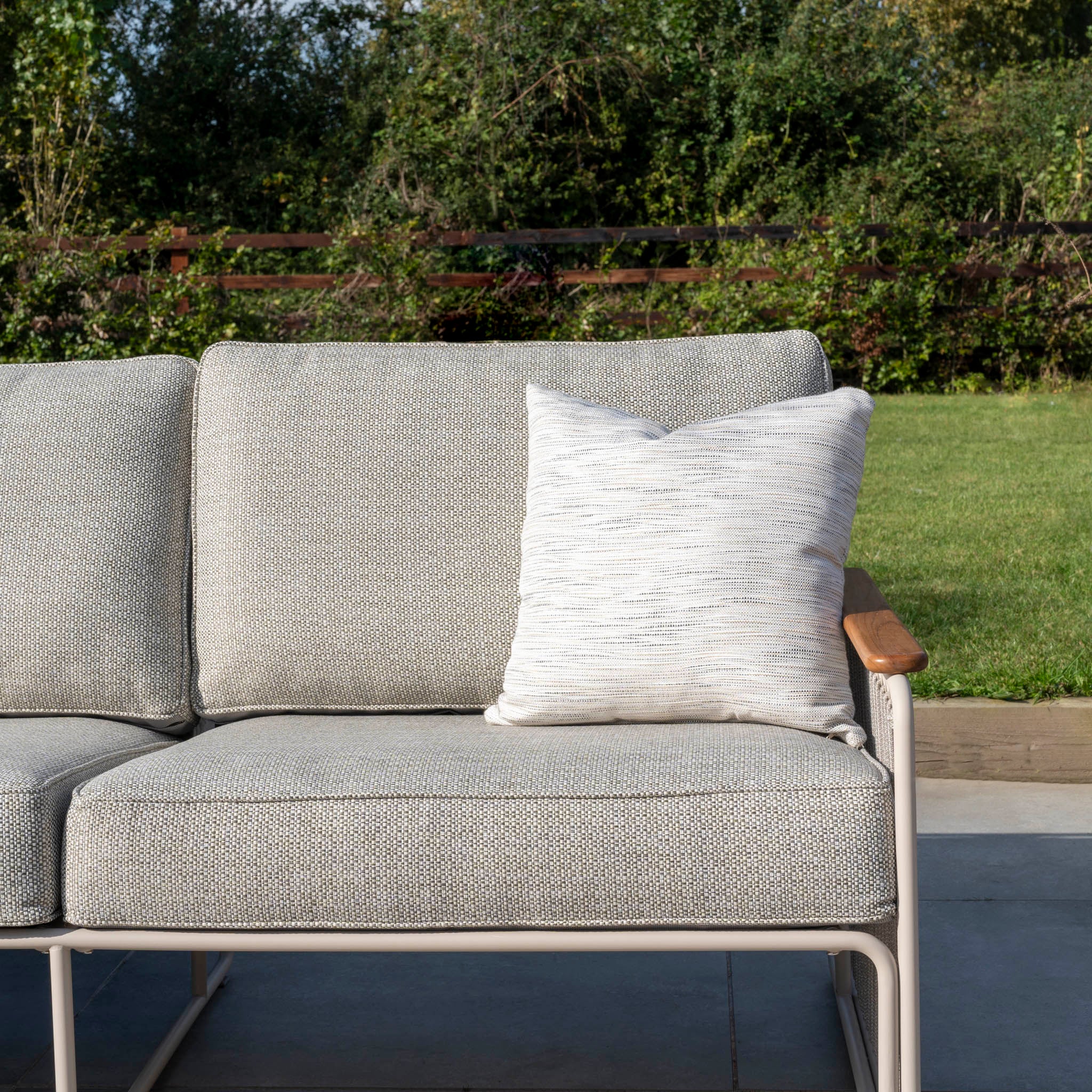 Riviera Luxury Outdoor Corner Group Set in Latte