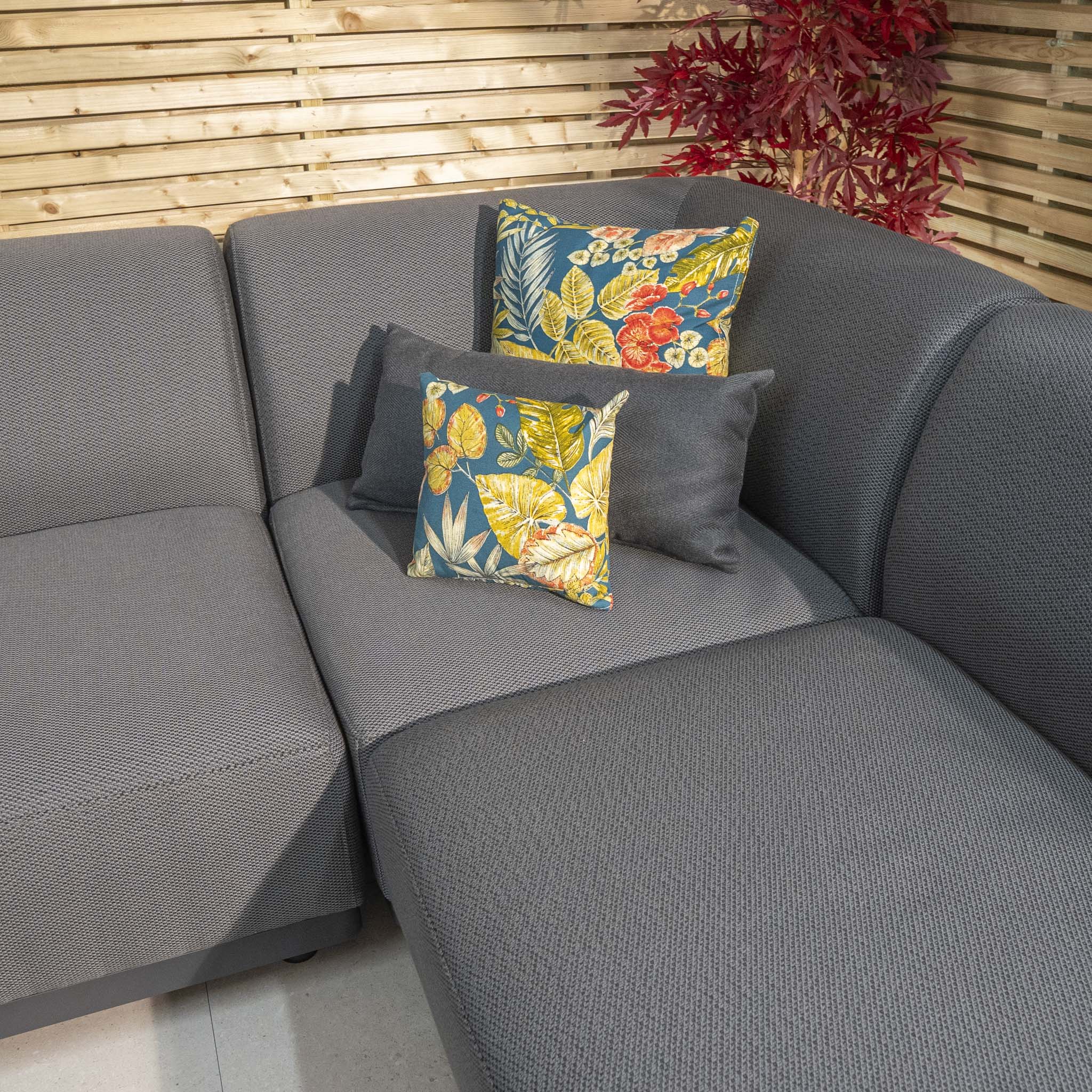 Luna Outdoor Fabric Corner Group Set with Coffee Table in Grey