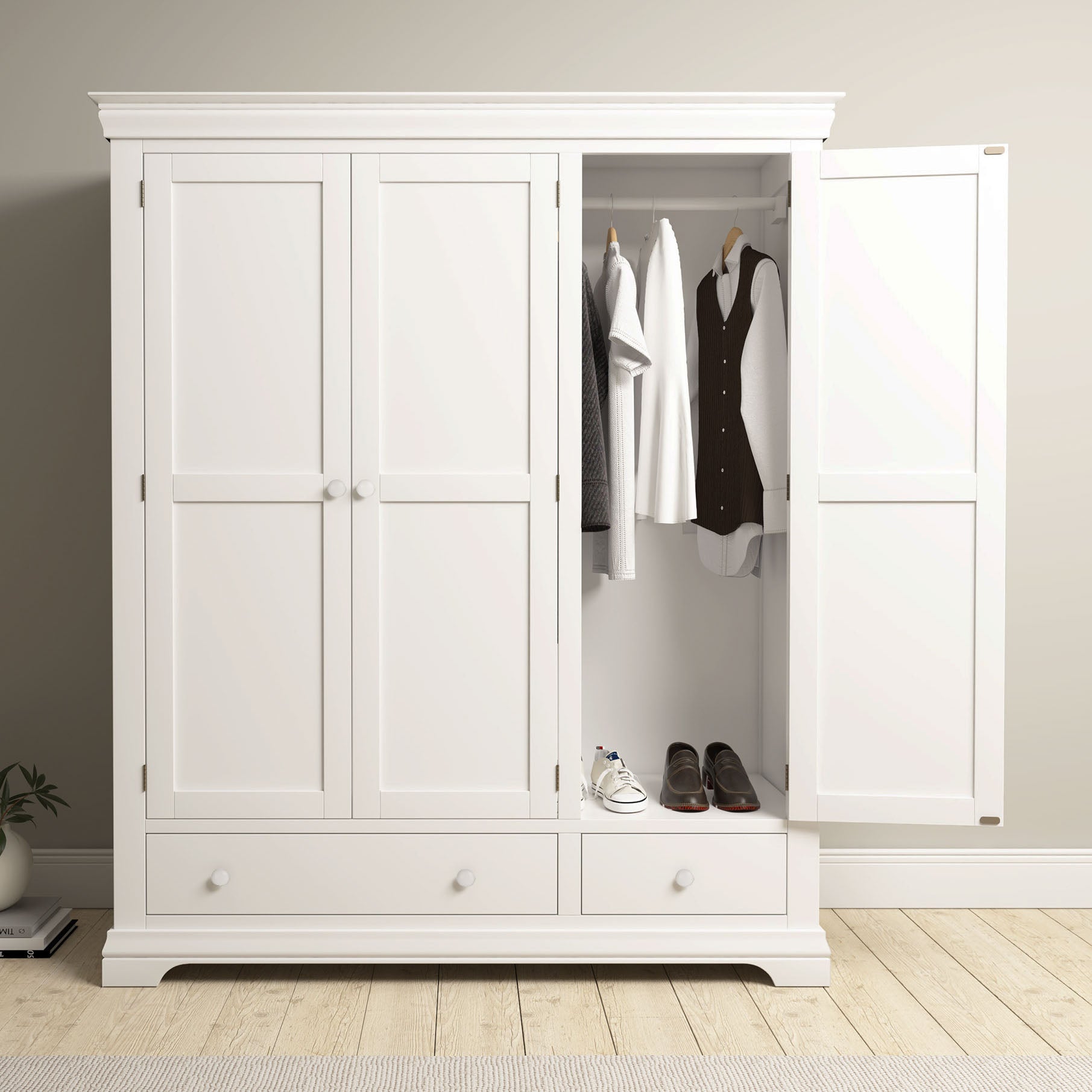Chalbury Triple Wardrobe in Warm White
