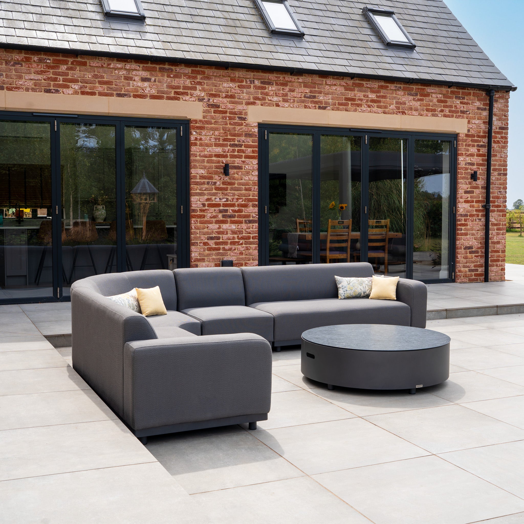 Luna Outdoor Fabric Large Curved Corner Group Set with Round Coffee Table in Grey