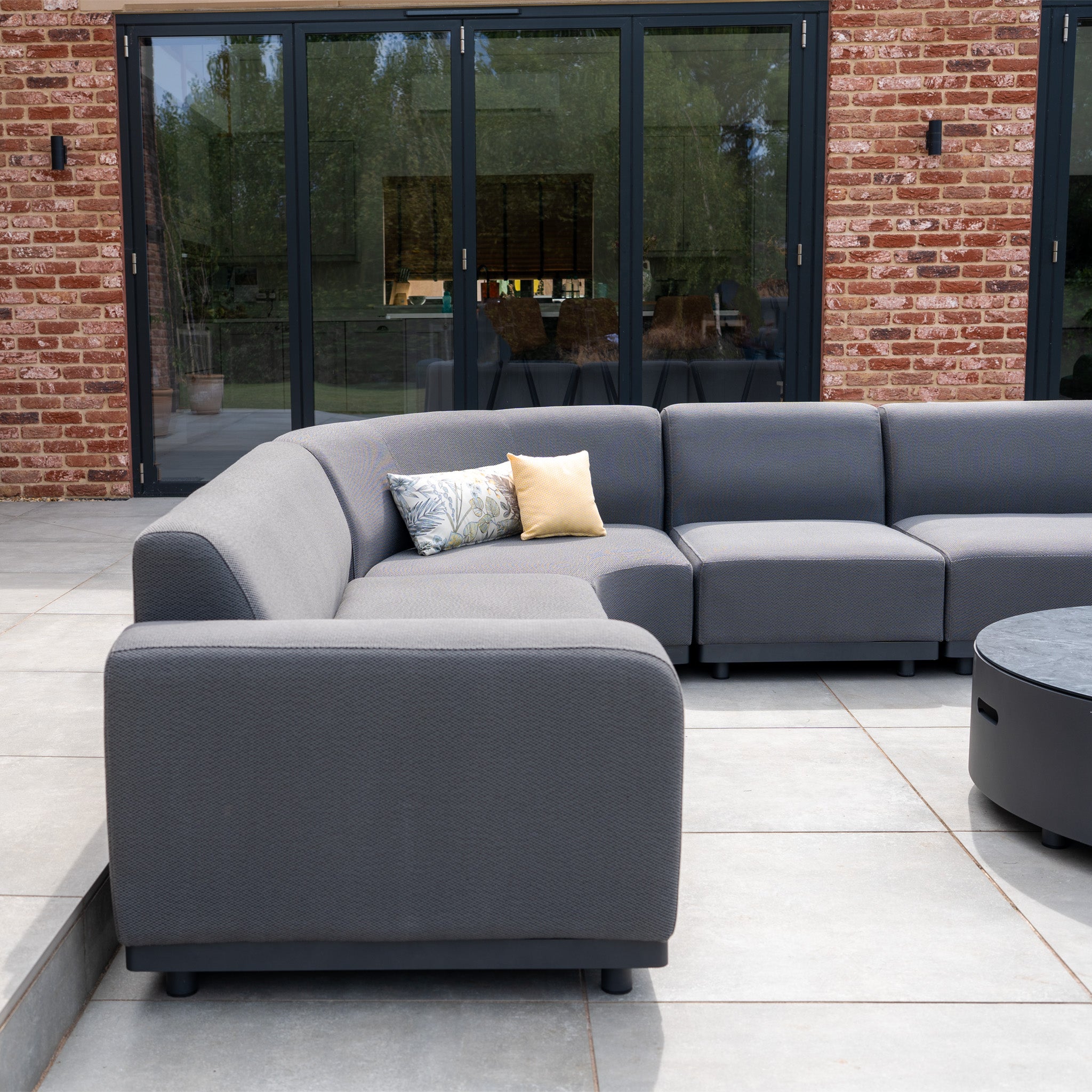 Luna Outdoor Fabric Large Curved Corner Group Set with Round Coffee Table in Grey
