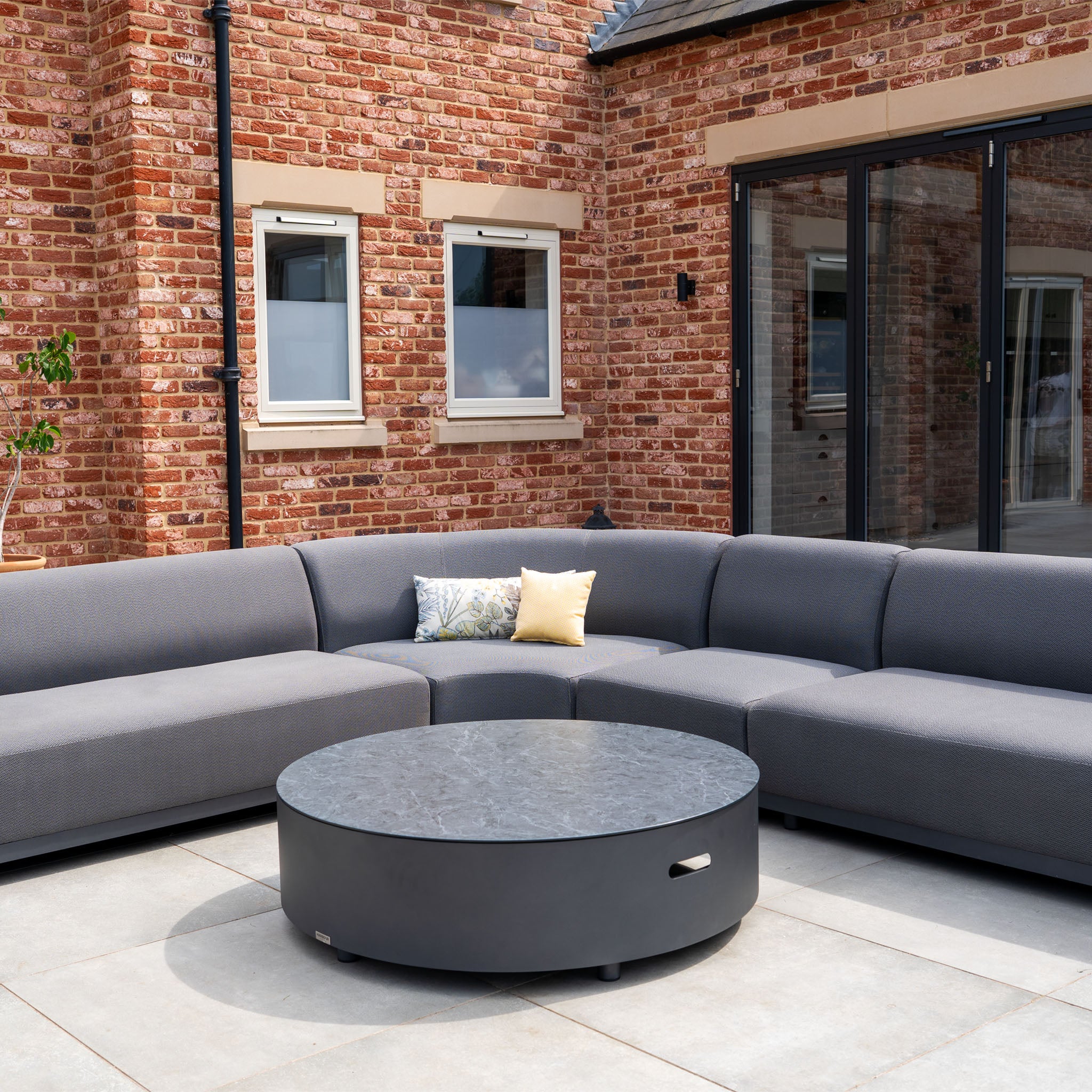 Luna Outdoor Fabric Large Curved Corner Group Set with Round Coffee Table in Grey