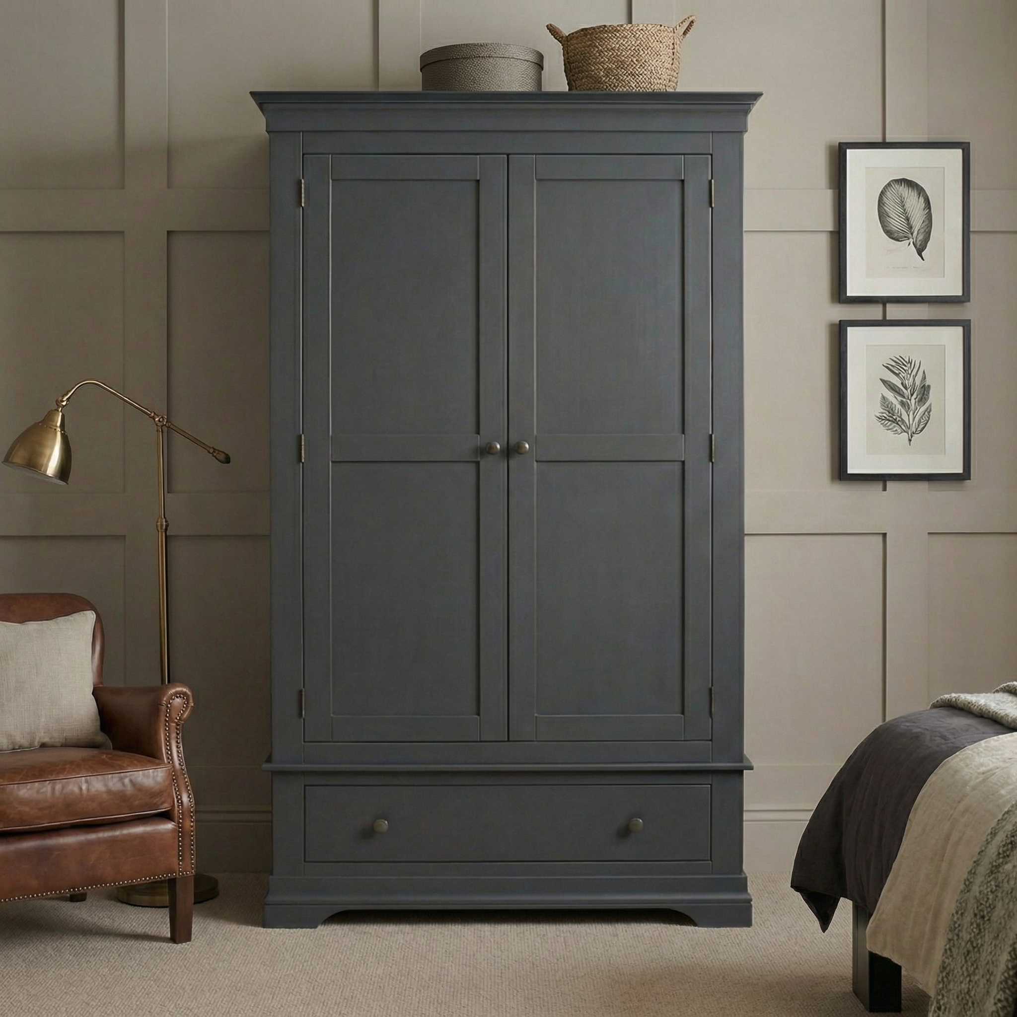 Chalbury Double Wardrobe in Dusky Black