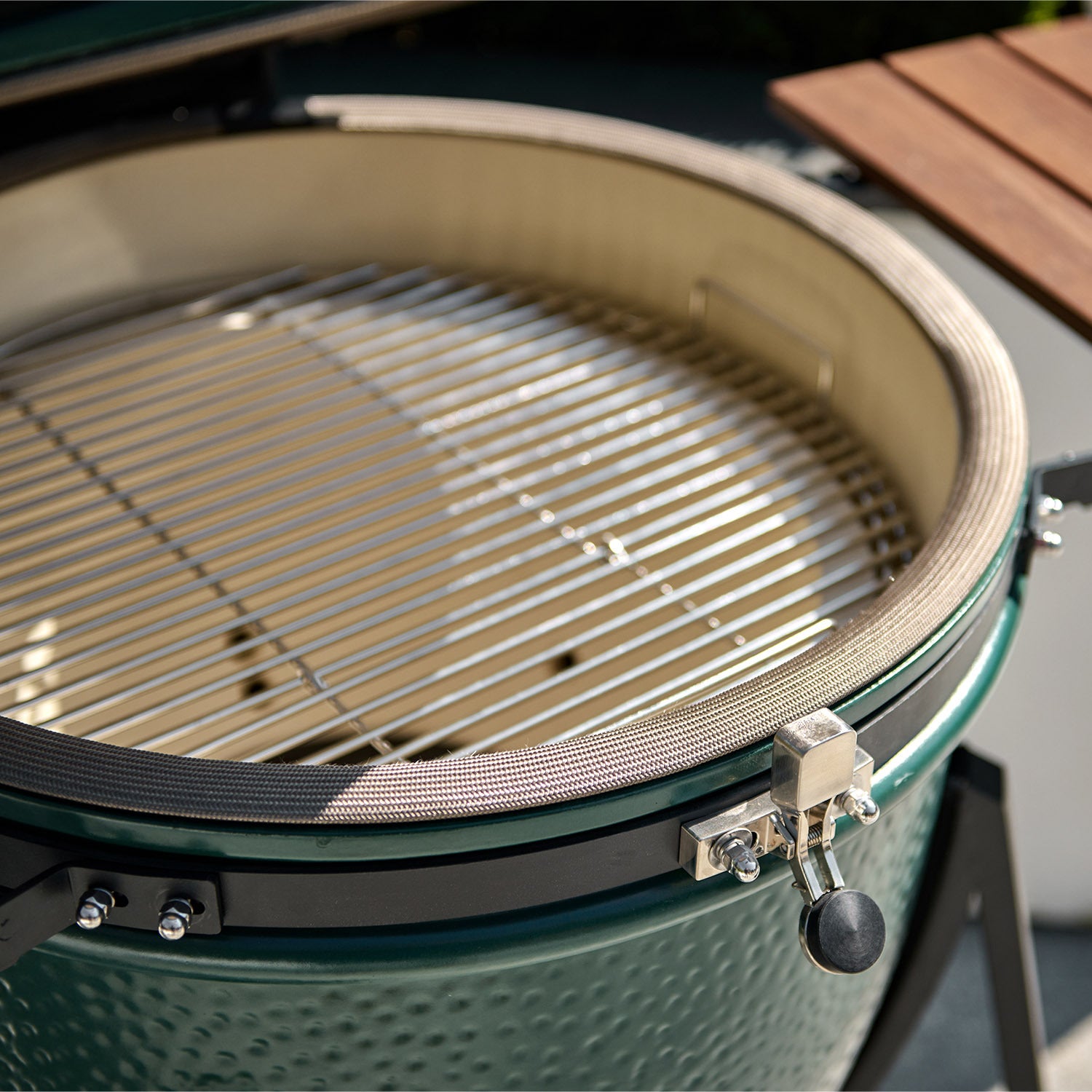 Kamado BBQ 22" Ceramic Grill in Matte Green