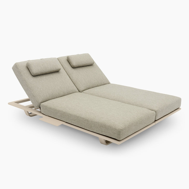 Hatia Double Sun Lounger with Side Table in Latte
