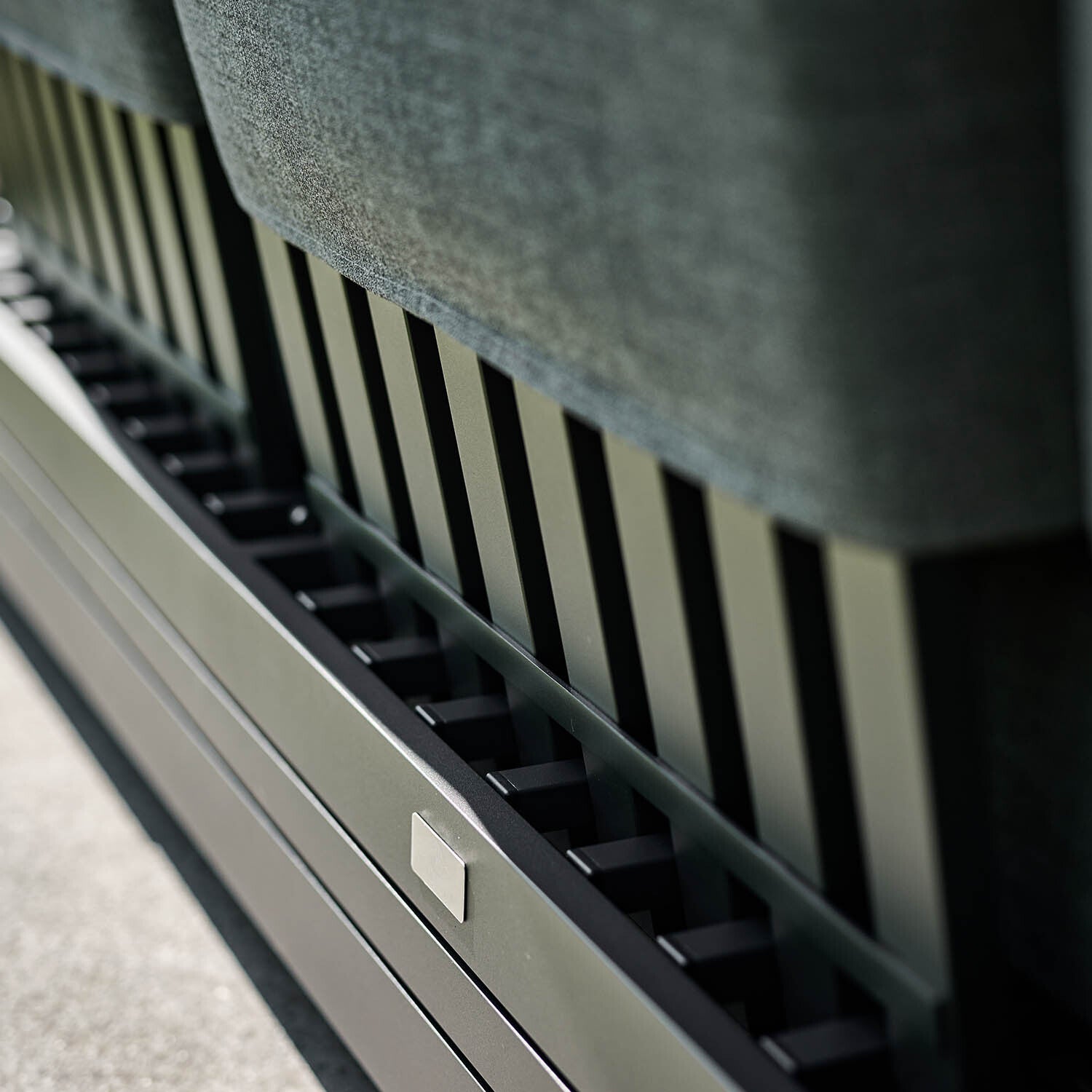 Panama Luxury Outdoor L-Shape Corner Group Set in Charcoal