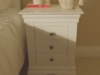 Chalbury 3 Drawer Bedside Table in Pebble Grey