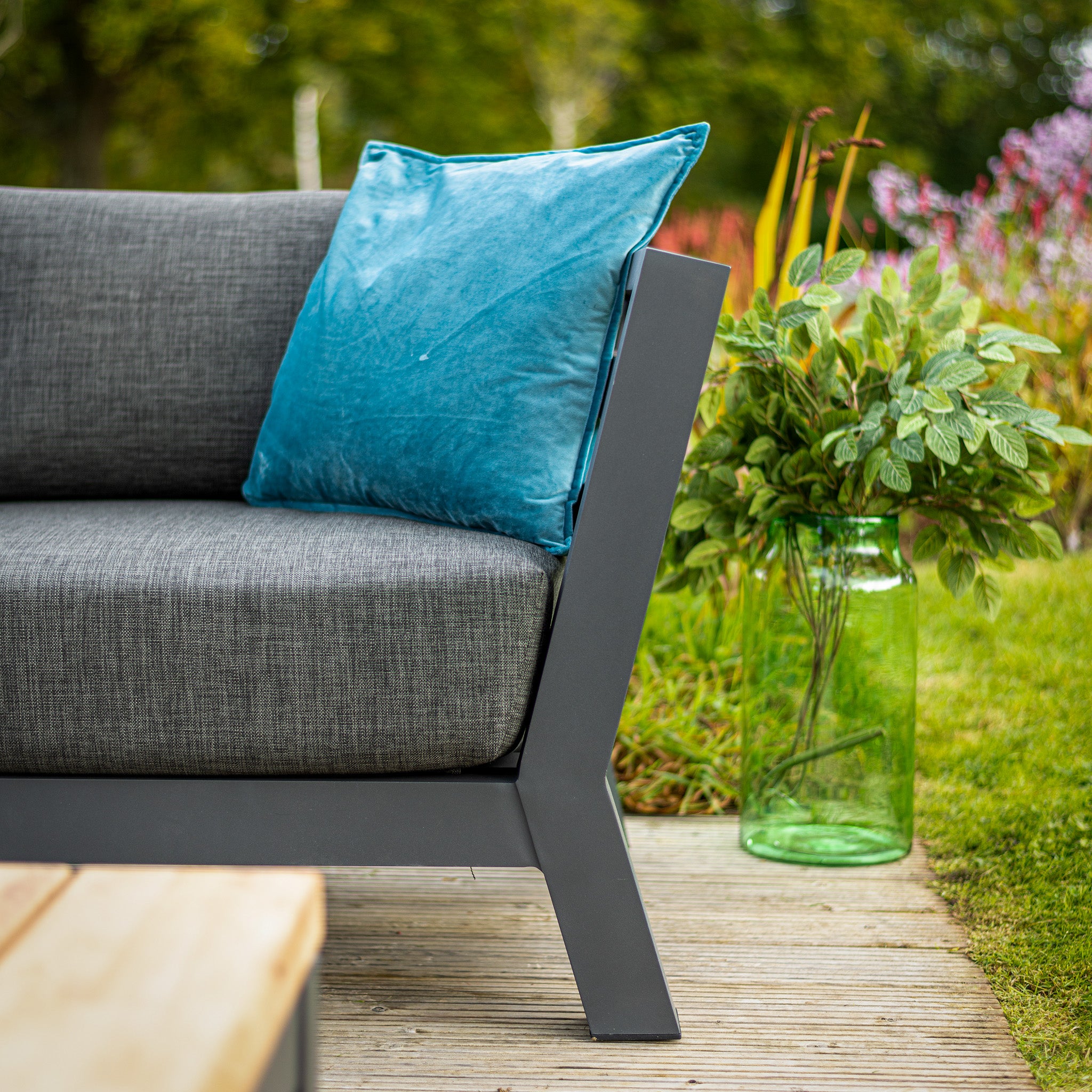 Meteoro Corner Group Set with Teak Table in Anthracite