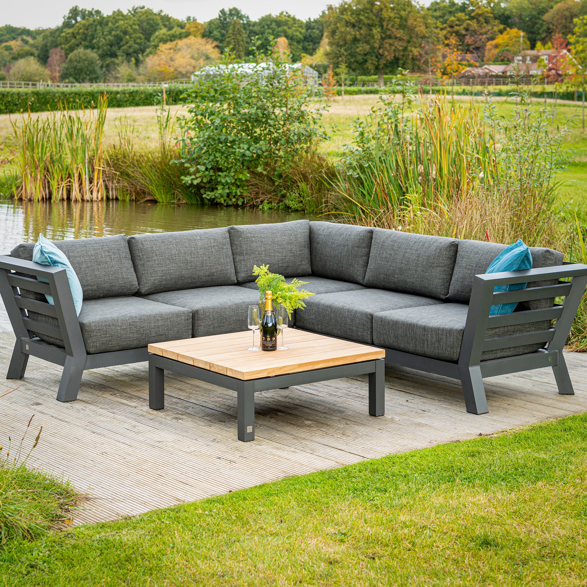 Meteoro Corner Group Set with Teak Table in Anthracite