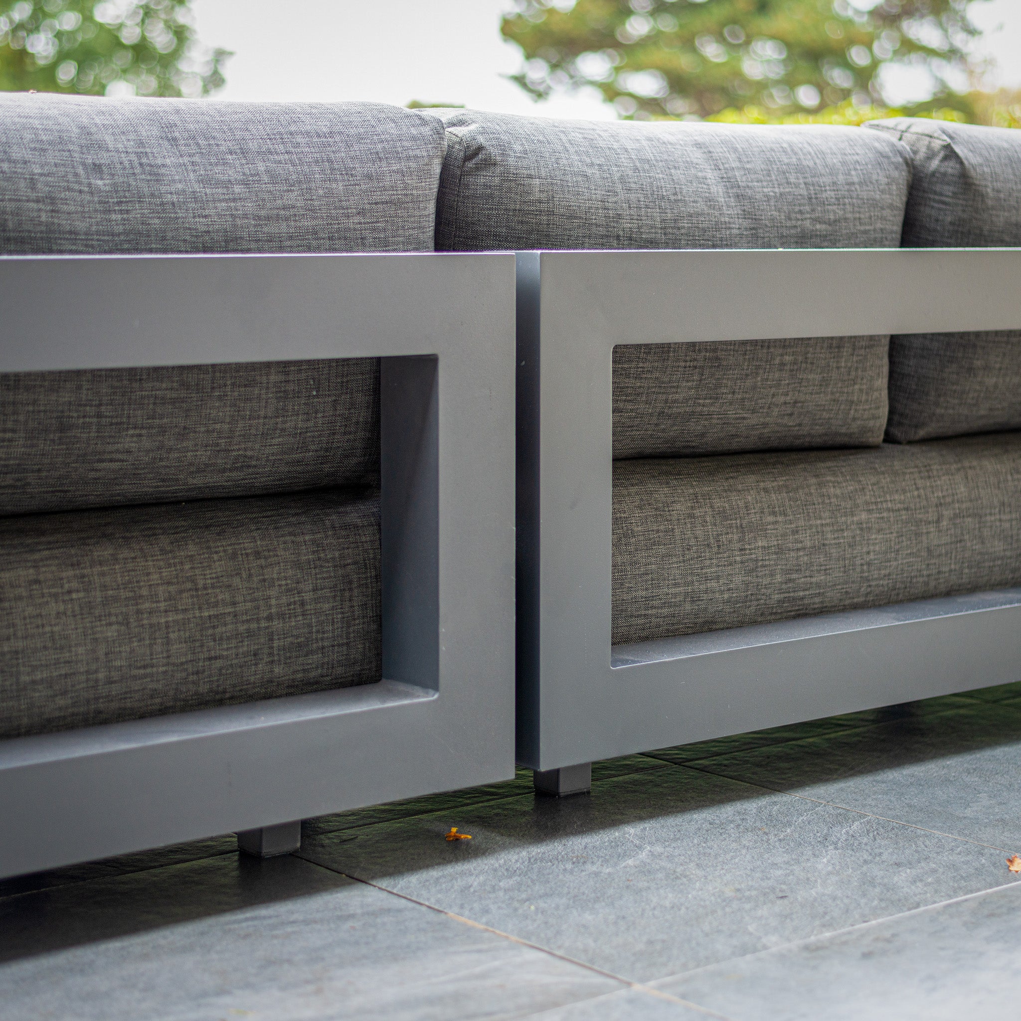 Metropolitan Right Hand Corner Group Set with Teak Table in Anthracite