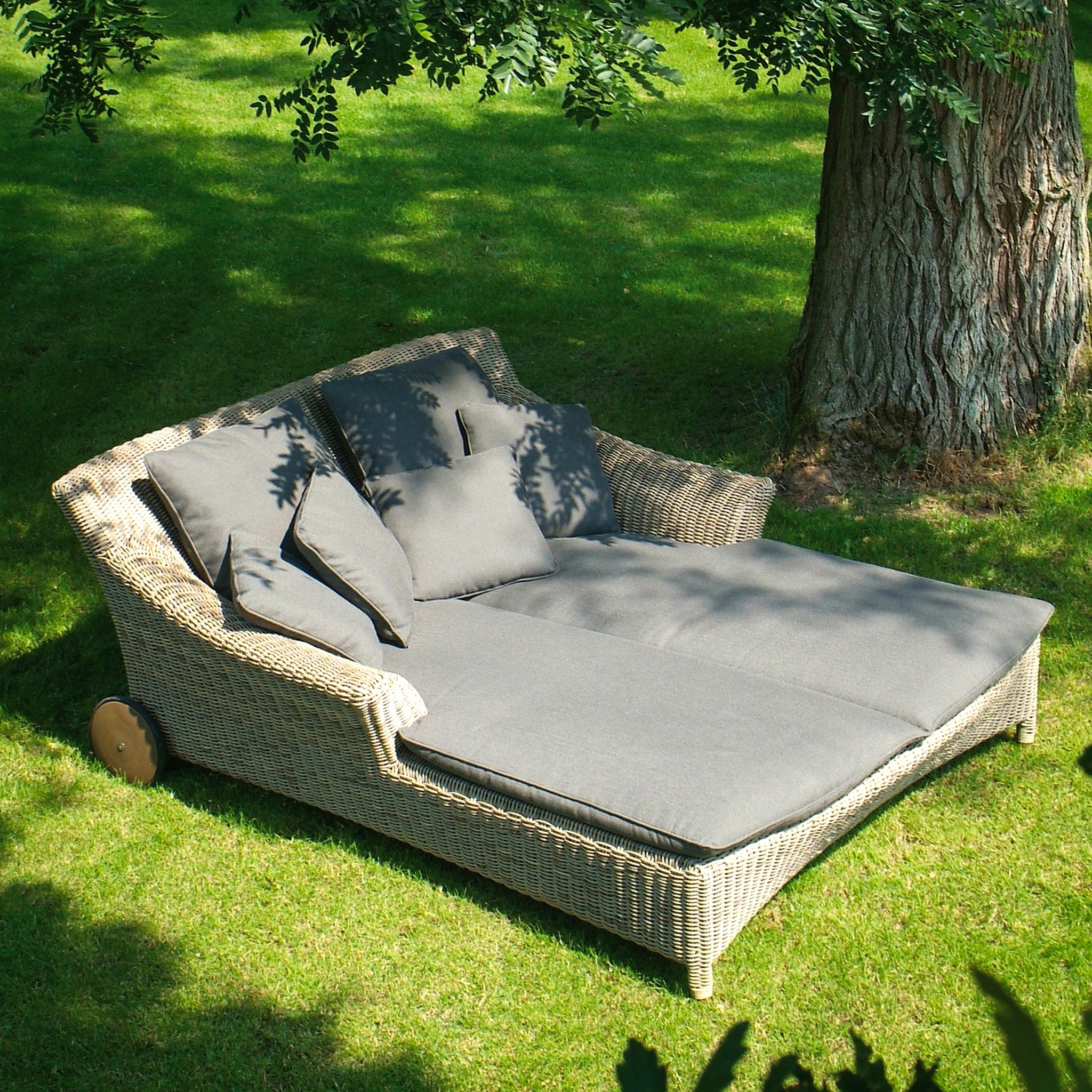 Valentine Double Sun Lounger in Light Brown