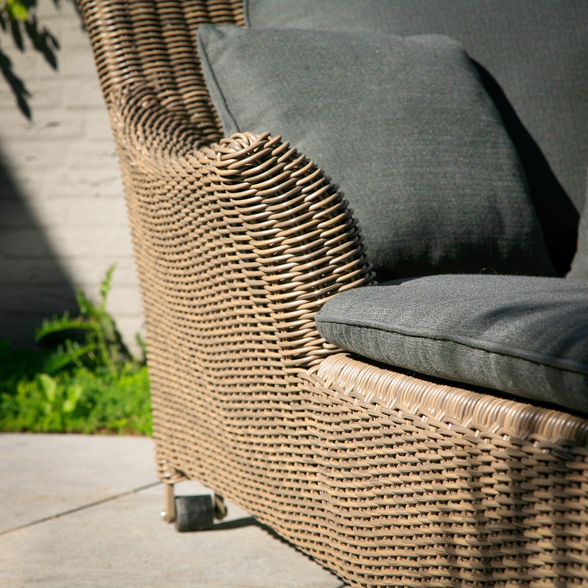 Valentine Single Sun Lounger in Light Brown