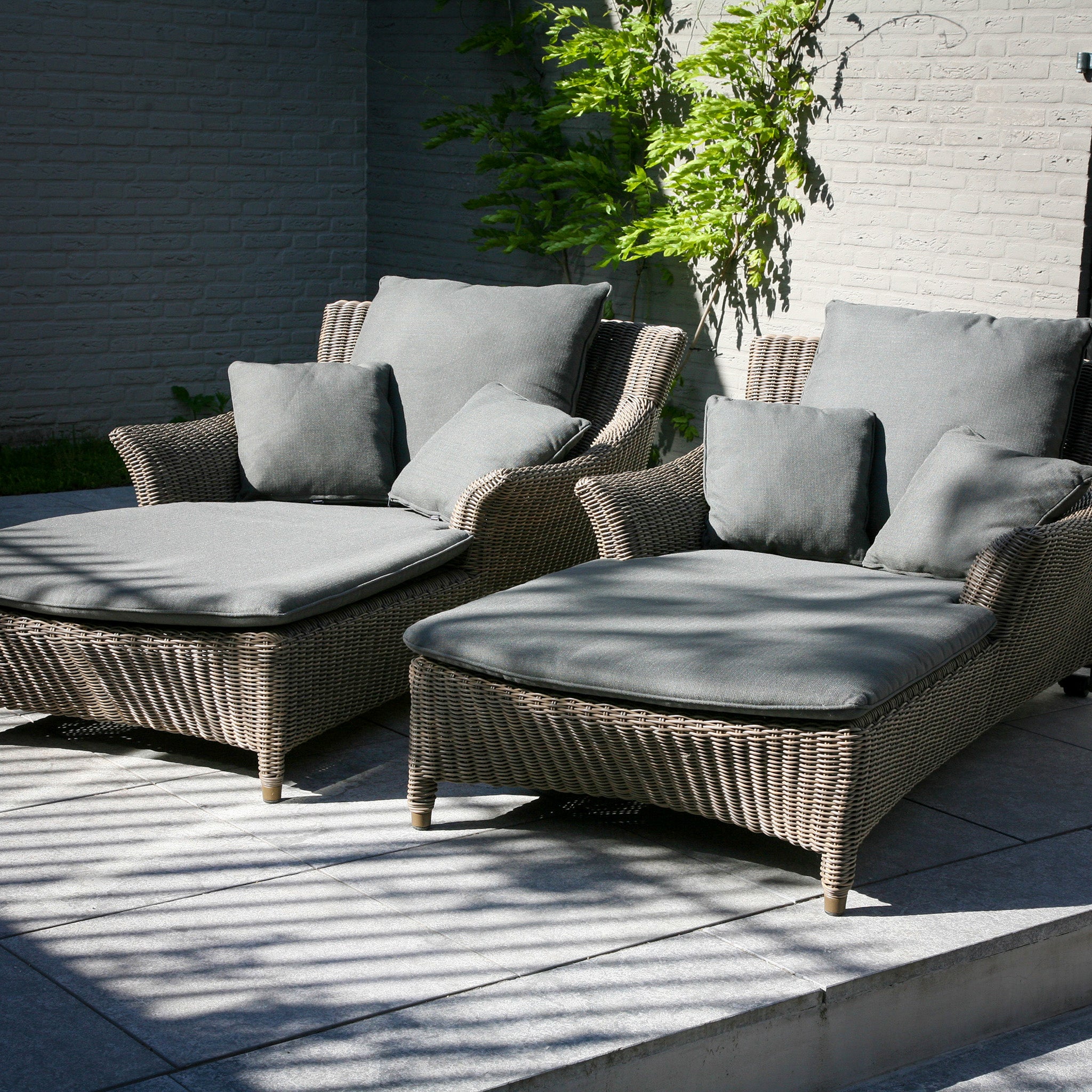 Valentine Single Sun Lounger in Light Brown