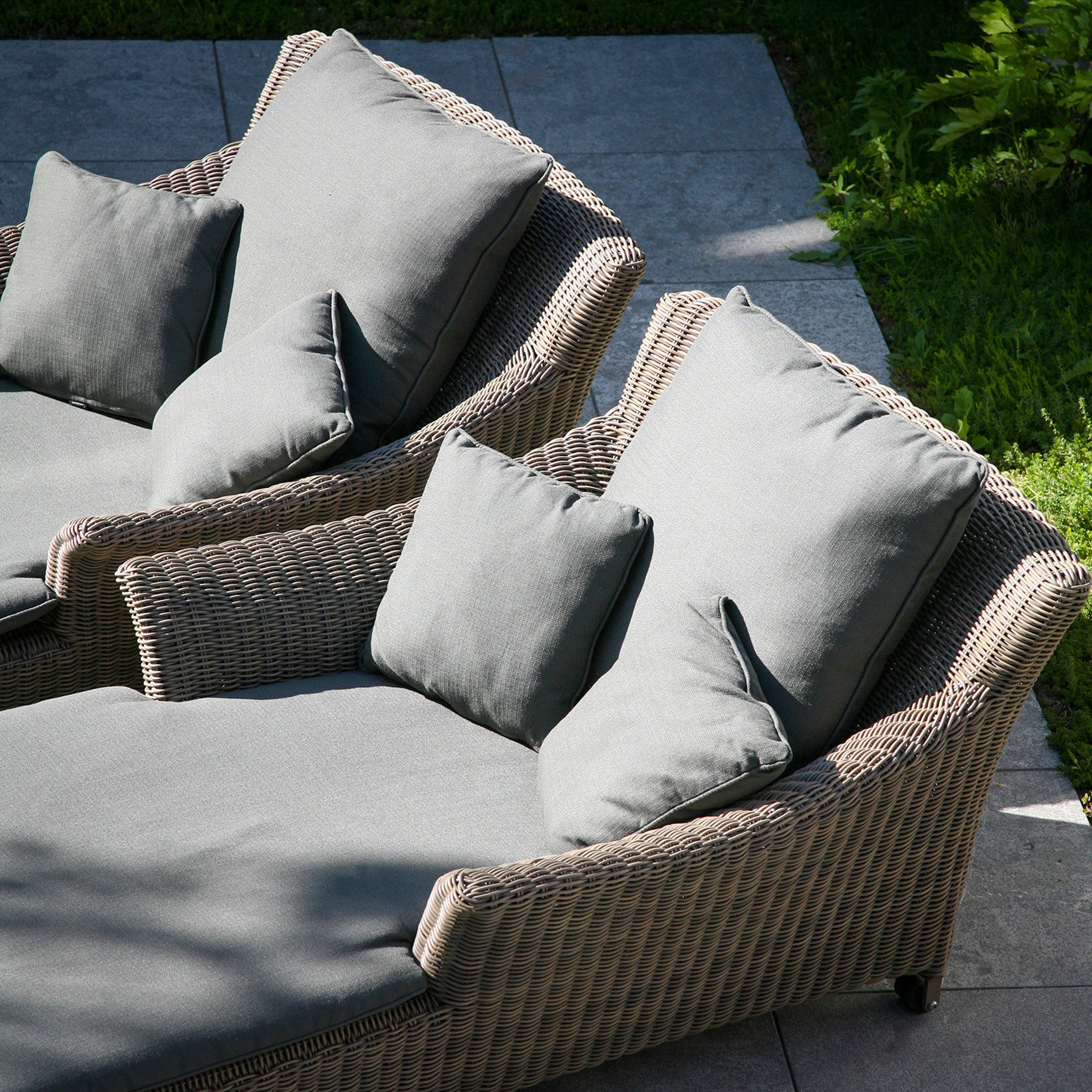 Valentine Single Sun Lounger in Light Brown