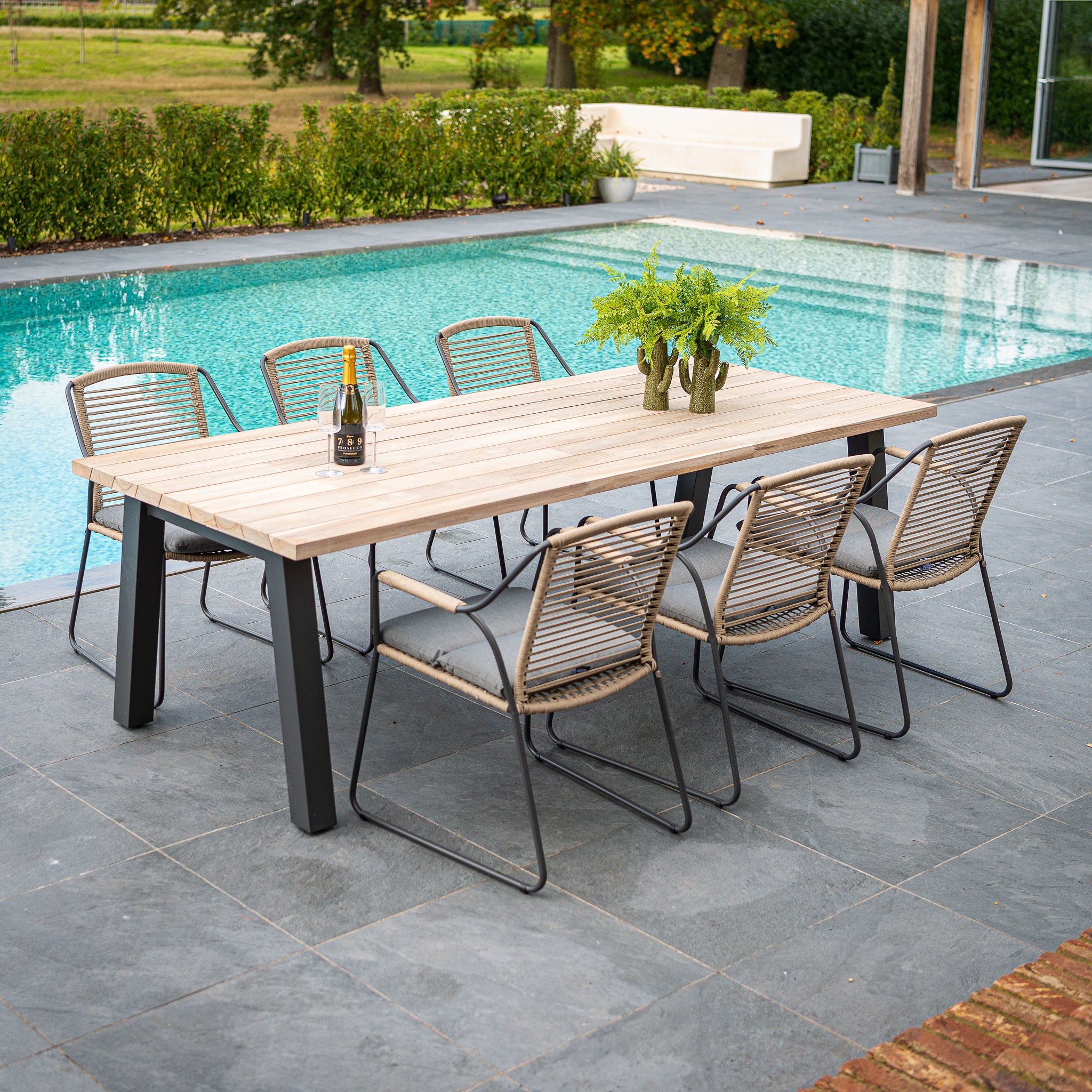 Scandic Large 6 Seat Rectangular Dining Set with Teak Louvred Table in Natural