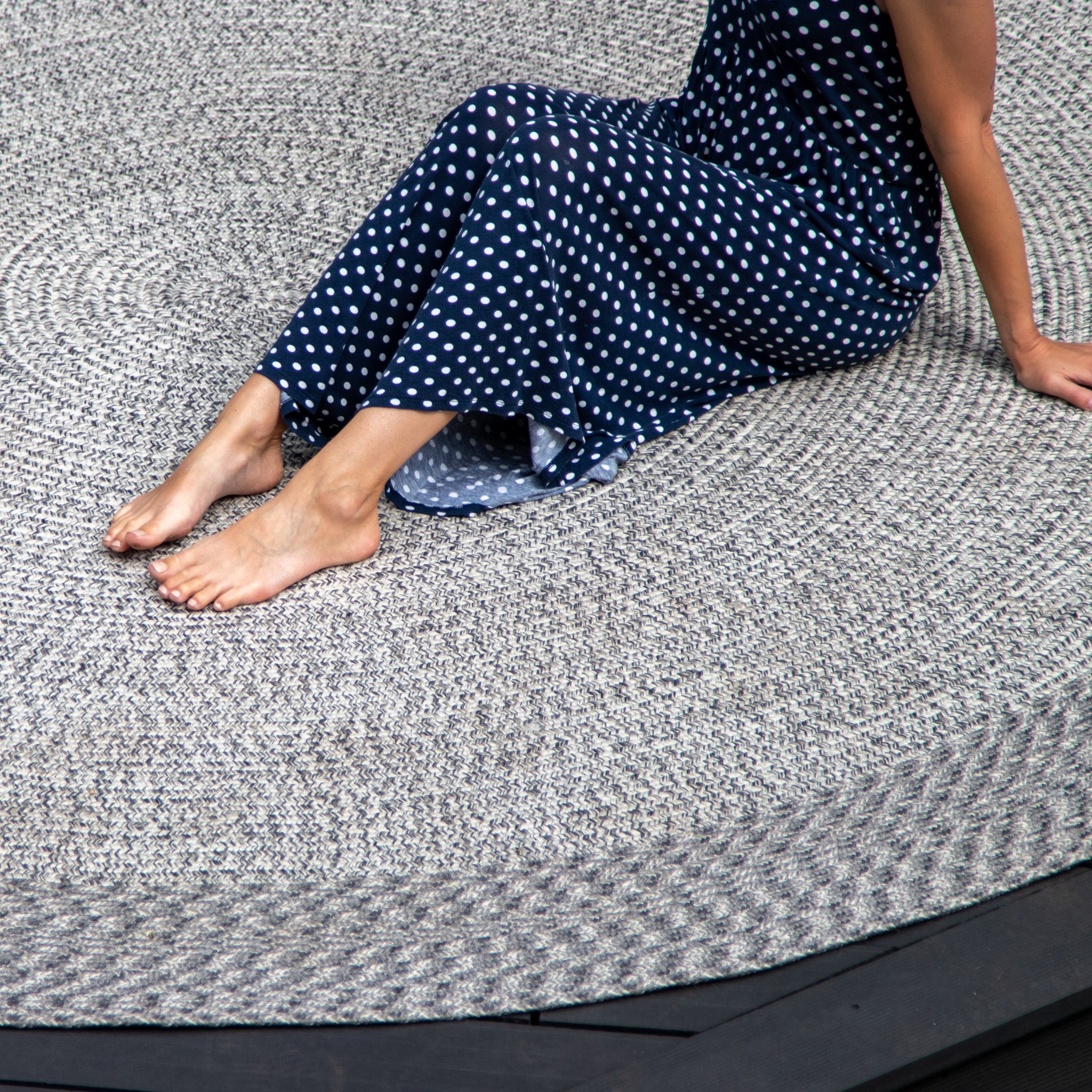 Athena 270cm Round Weatherproof Indoor and Outdoor Rug in Shale Grey