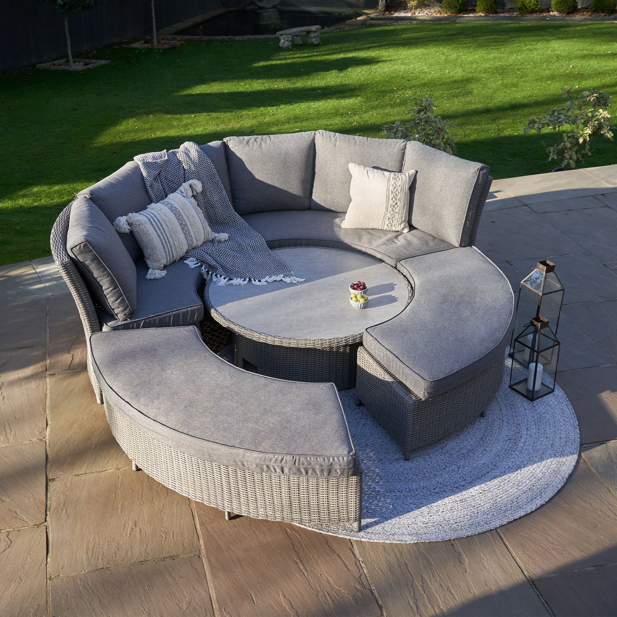 Bermuda Daybed Dining Set with Ceramic Top in Stone Grey