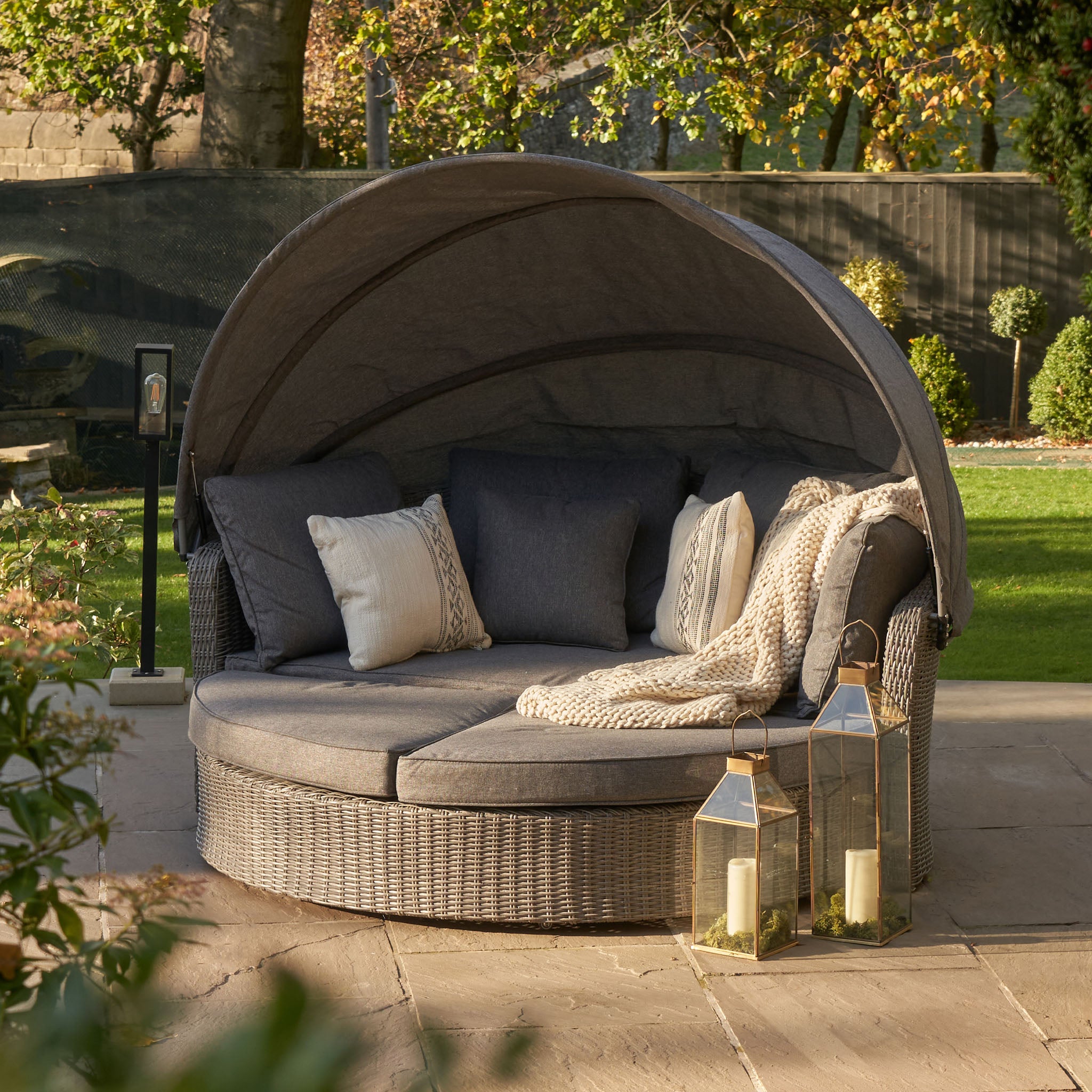 Bermuda Daybed in Slate Grey