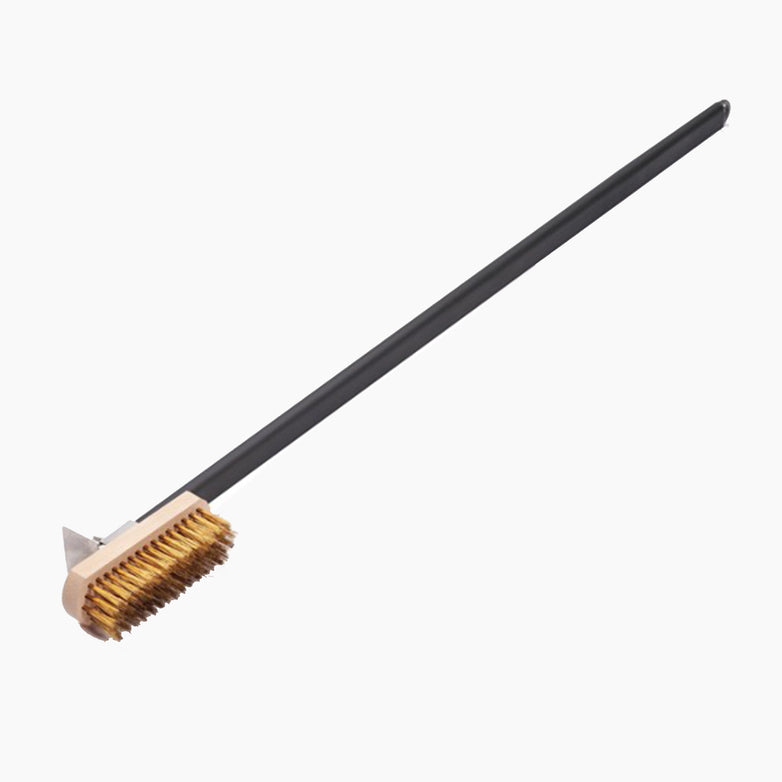 The Fontana Oven Brush boasts a long black handle and durable brass bristles, along with a scraper at the end, making it perfect for cleaning pizza ovens and tackling even the toughest grime.